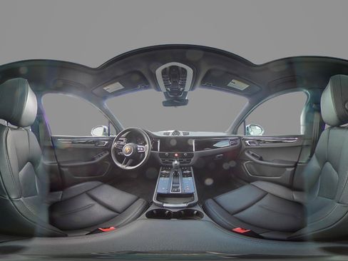 Used 2025 Porsche Macan image 30