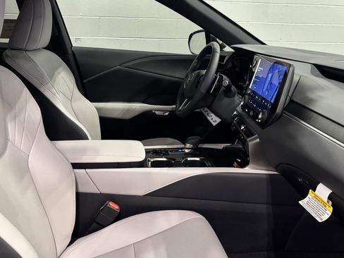 Used 2026 Lexus RX 350h w/ Convenience Package AWD/4WD image 44