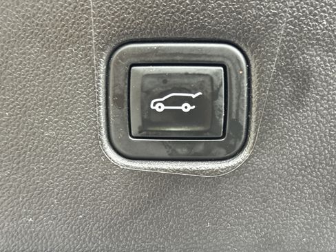 Used 2021 Chevrolet Blazer LT FWD image 32