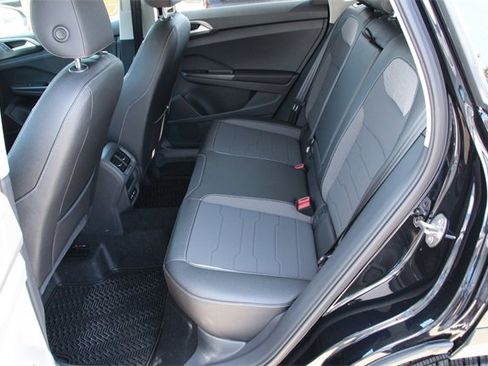 New 2026 Volkswagen Taos SE image 28