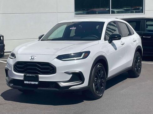 New 2026 Honda HR-V Sport image 3