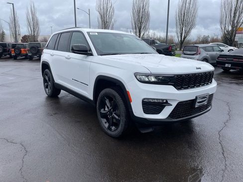 New 2025 Jeep Grand Cherokee Limited w/ Luxury Tech Group II image 8