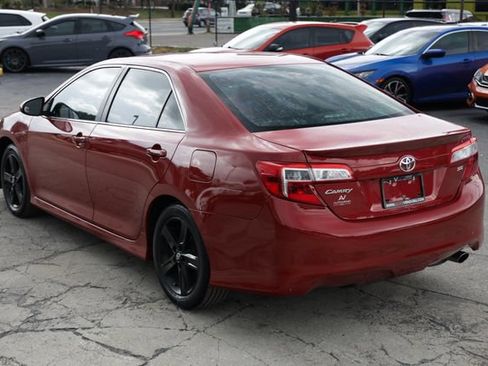Used 2014 Toyota Camry SE FWD image 8