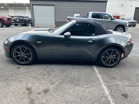 Used 2019 MAZDA MX-5 Miata Grand Touring w/ GT-S Package RWD image 4