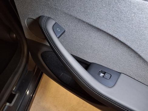 Used 2024 Tesla Model 3 Standard Range RWD image 18