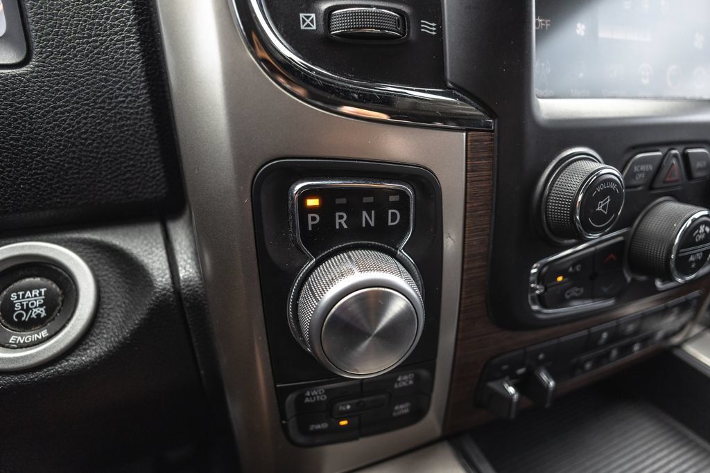 Used 2015 RAM 1500 Laramie w/ Convenience Group AWD/4WD image 17