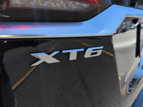 Certified 2023 Cadillac XT6 Luxury FWD image 9