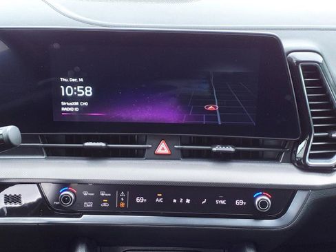 Used 2023 Kia Sportage SX image 10