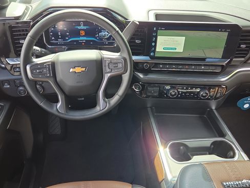 Used 2025 Chevrolet Silverado 3500 High Country w/ Technology Package AWD/4WD image 11