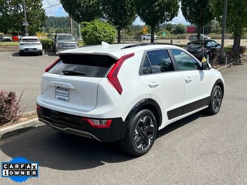 Used 2024 Kia Niro Wind w/ Wind Preserve Package FWD image 7
