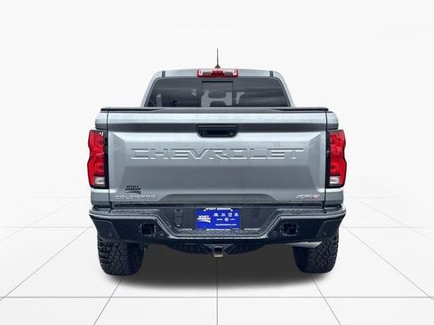 Used 2024 Chevrolet Colorado ZR2 w/ Technology Package AWD/4WD image 4
