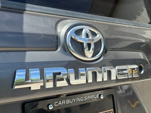 Used 2017 Toyota 4Runner SR5 AWD/4WD image 53