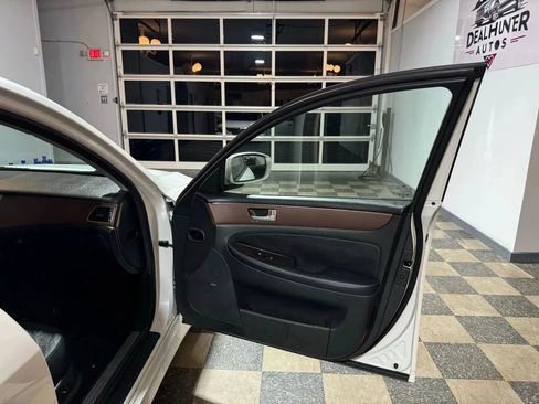 Used 2013 Hyundai Genesis 3.8 w/ Technology Pkg image 15