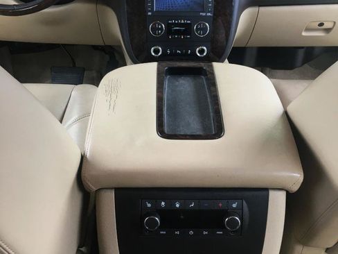 Used 2012 GMC Yukon XL Denali RWD image 24