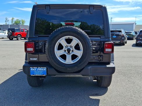 Used 2022 Jeep Wrangler Unlimited Sport AWD/4WD image 5
