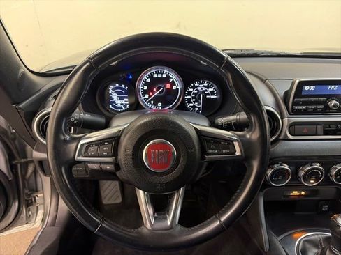 Used 2017 FIAT 124 Spider Classica image 18