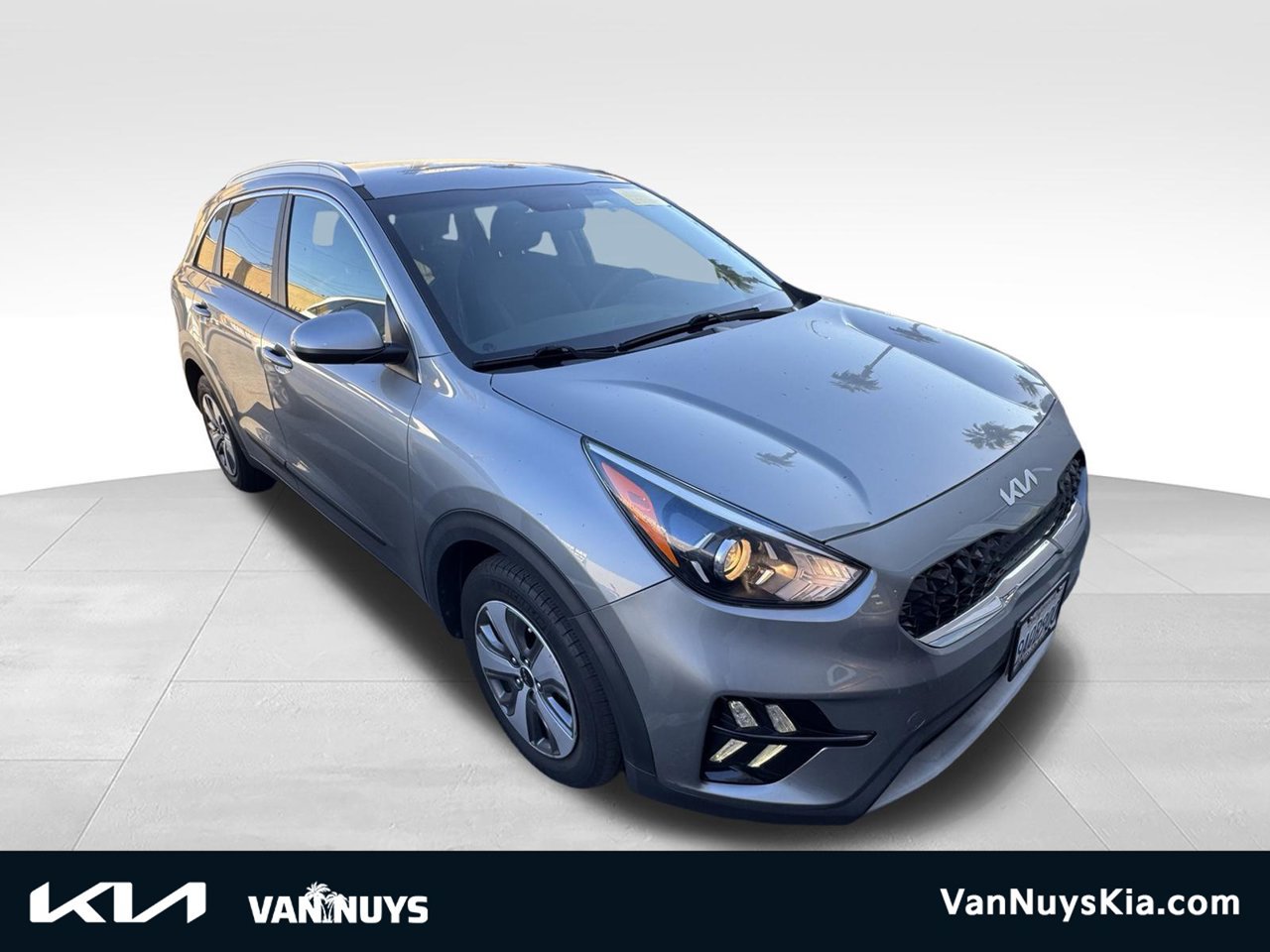 Used 2022 Kia Niro LX FWD image 1