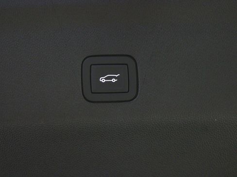 Used 2025 Cadillac Escalade ESV Premium Luxury w/ Touring Package AWD/4WD image 16