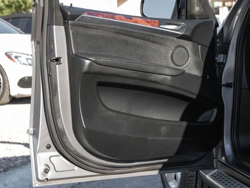 Used 2013 BMW X5 xDrive50i image 48