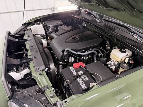 Used 2022 Toyota Tacoma TRD Off-Road image 26