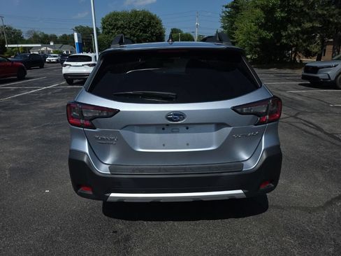 Used 2023 Subaru Outback Limited AWD/4WD image 9