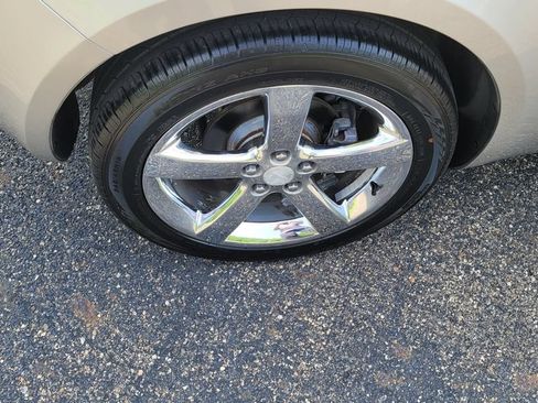 Used 2007 Pontiac Solstice Convertible w/ Premium Package RWD image 13
