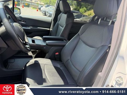 Used 2023 Toyota Sienna XSE w/ XSE Plus Package AWD/4WD image 14