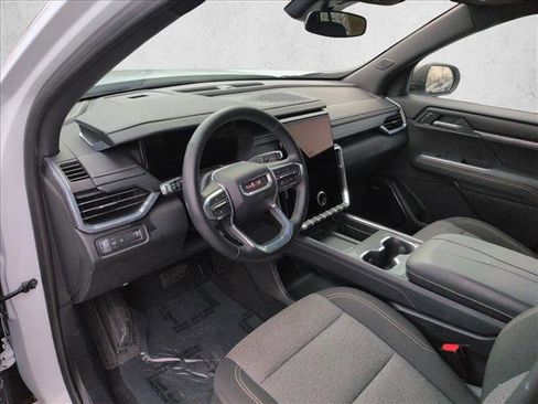 Used 2025 GMC Acadia Elevation image 10