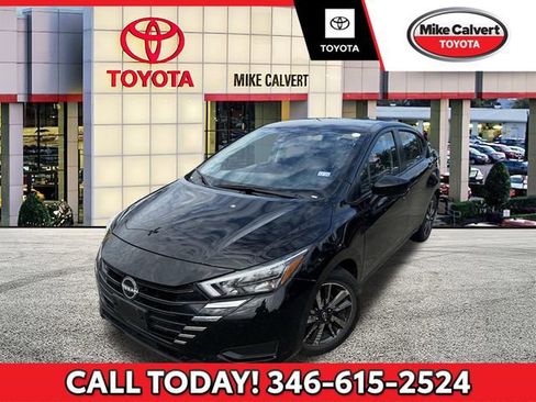 Used 2025 Nissan Versa SV w/ Trunk Package FWD image 1