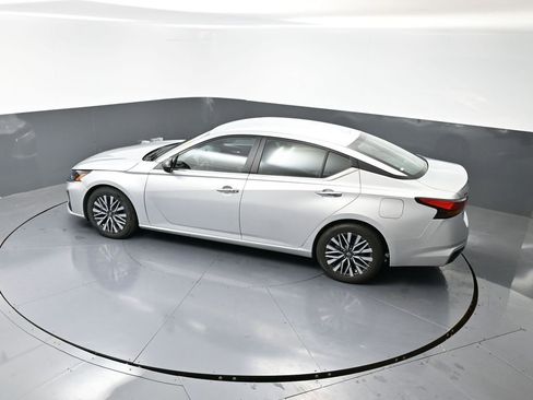 Used 2024 Nissan Altima 2.5 SV image 44