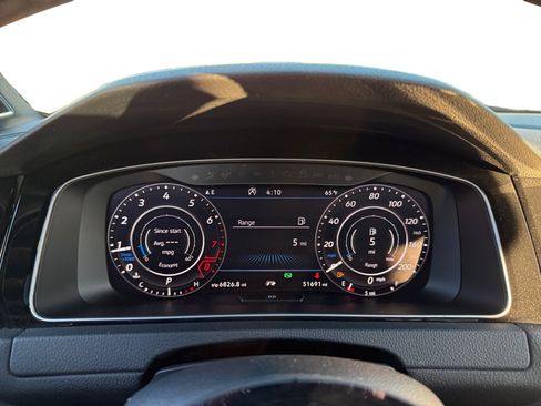 Used 2019 Volkswagen Golf R 4-Door image 13