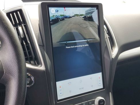 Used 2024 Ford Edge SE AWD/4WD image 19