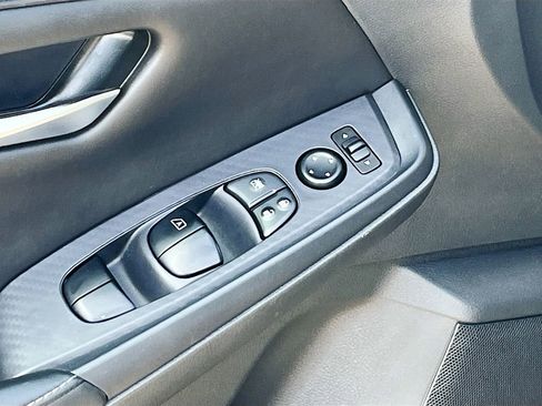 Used 2023 Nissan Sentra S FWD image 17
