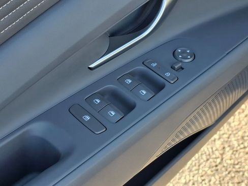 Certified 2025 Hyundai Elantra Sport image 16
