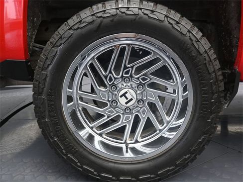 Used 2018 Chevrolet Silverado 1500 LT w/ Texas Edition image 9