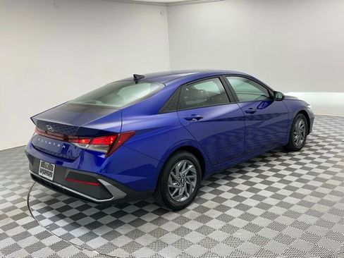 Used 2024 Hyundai Elantra SEL image 4
