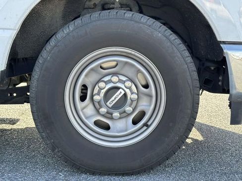Used 2023 Ford F250 XL w/ XL Chrome Package image 8