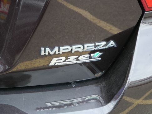 Used 2012 Subaru Impreza 2.0i Premium w/ All-Weather Pkg AWD/4WD image 7