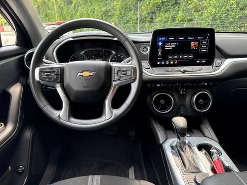 Used 2024 Chevrolet Blazer LT w/ Convenience Package FWD image 23