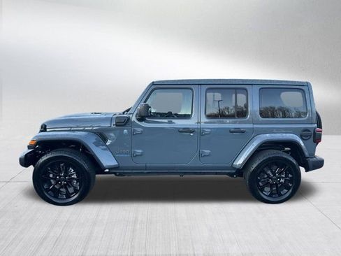 Certified 2025 Jeep Wrangler Unlimited Sahara w/ Safety Group image 8