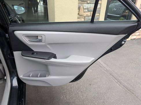 Used 2015 Toyota Camry LE FWD image 27