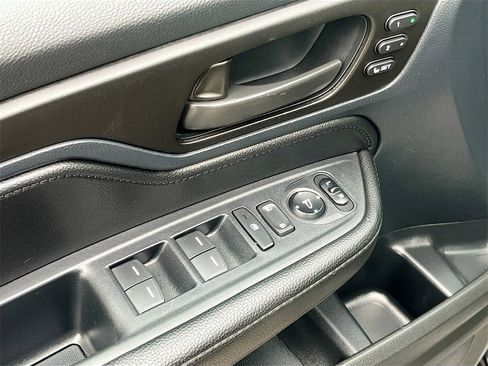 Used 2024 Honda Odyssey EX-L image 17