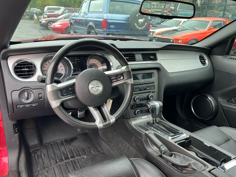 Used 2012 Ford Mustang GT Premium w/ HID Headlamps & Security Pkg image 8