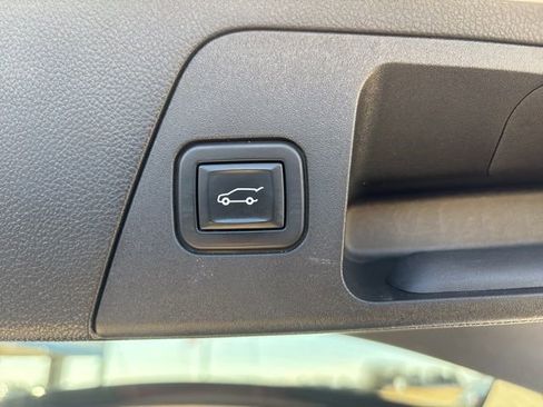 Used 2020 Buick Envision Essence w/ Experience Buick Package image 17