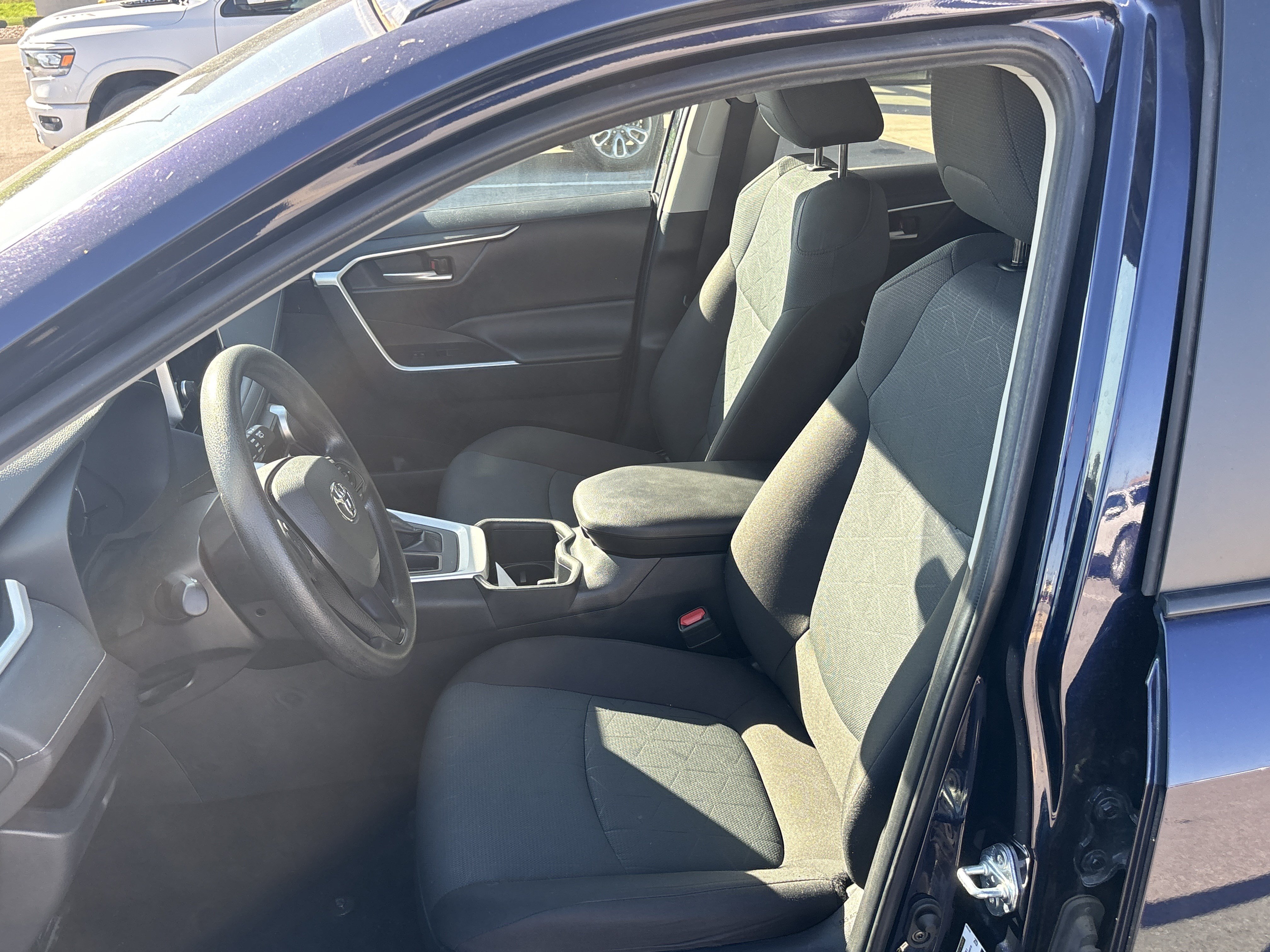 Used 2025 Toyota RAV4 XLE AWD/4WD image 10