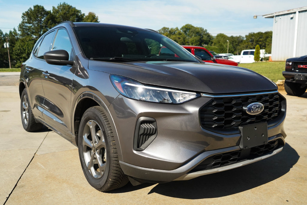 Used 2023 Ford Escape ST-Line w/ Tech Pack #1 AWD/4WD image 35