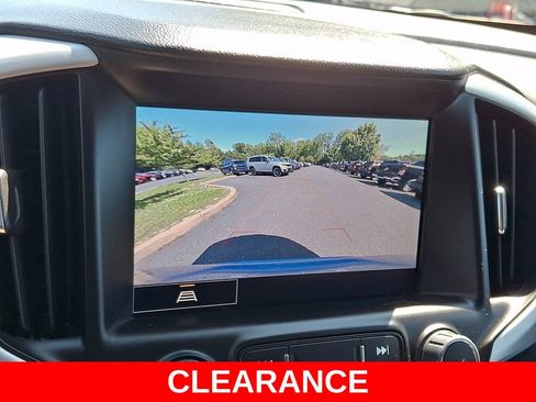 Used 2024 GMC Terrain SLT AWD/4WD image 18