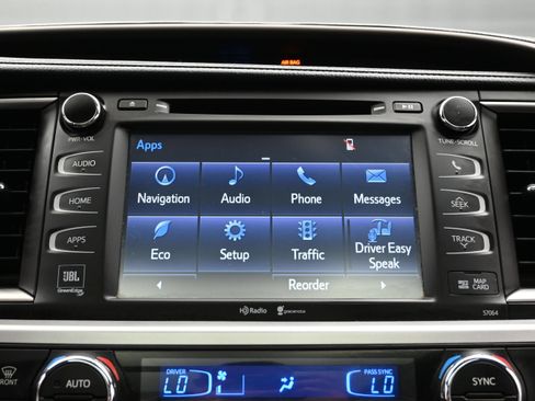 Used 2015 Toyota Highlander Limited Platinum AWD/4WD image 34
