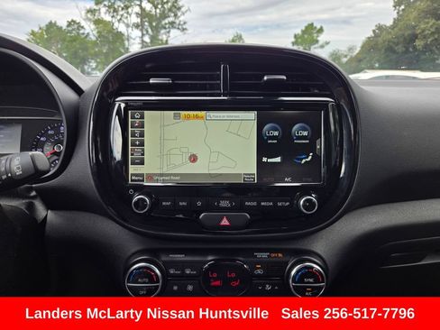 Used 2020 Kia Soul EX FWD image 19