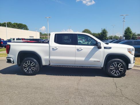 Used 2021 GMC Sierra 1500 AT4 w/ AT4 Value Package AWD/4WD image 2